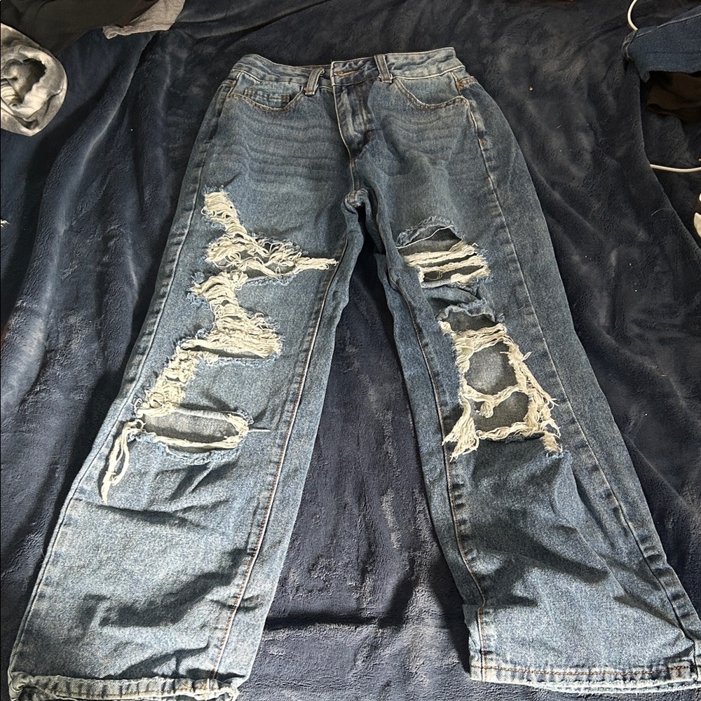 SHEIN Relaxed Fit Ripped Blue Jeans